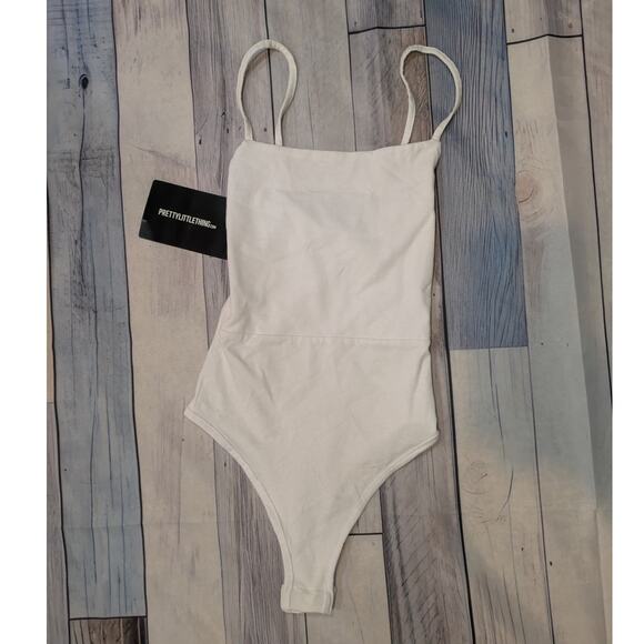 NWT Pretty Little Things Basic White Square Neck Thong Bodysuit Size 2 - Picture 4 of 4